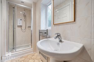 Annexe Bathroom- click for photo gallery